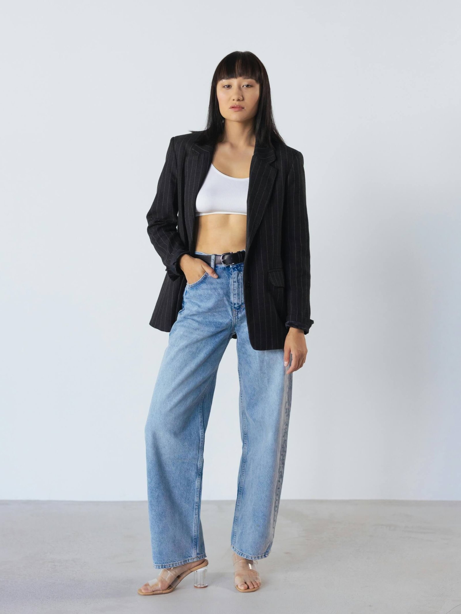 Frayed high-waist jeans